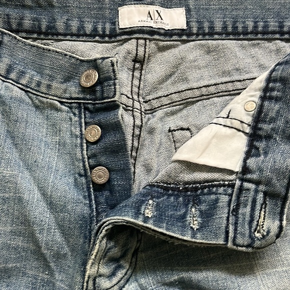 Woman’s Armani Exchange Distress Style Jeans Lightwash Size 34 - Picture 2 of 12